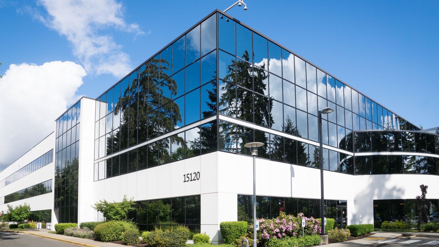 Read more about the article The Guide to Commercial Real Estate Asset Management